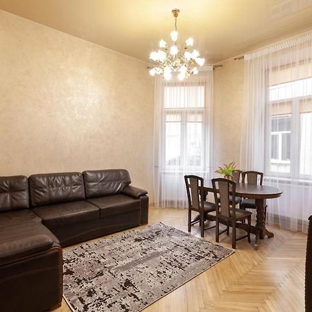 Alfa Apartments Levytskoho ลวีฟ ภายนอก รูปภาพ