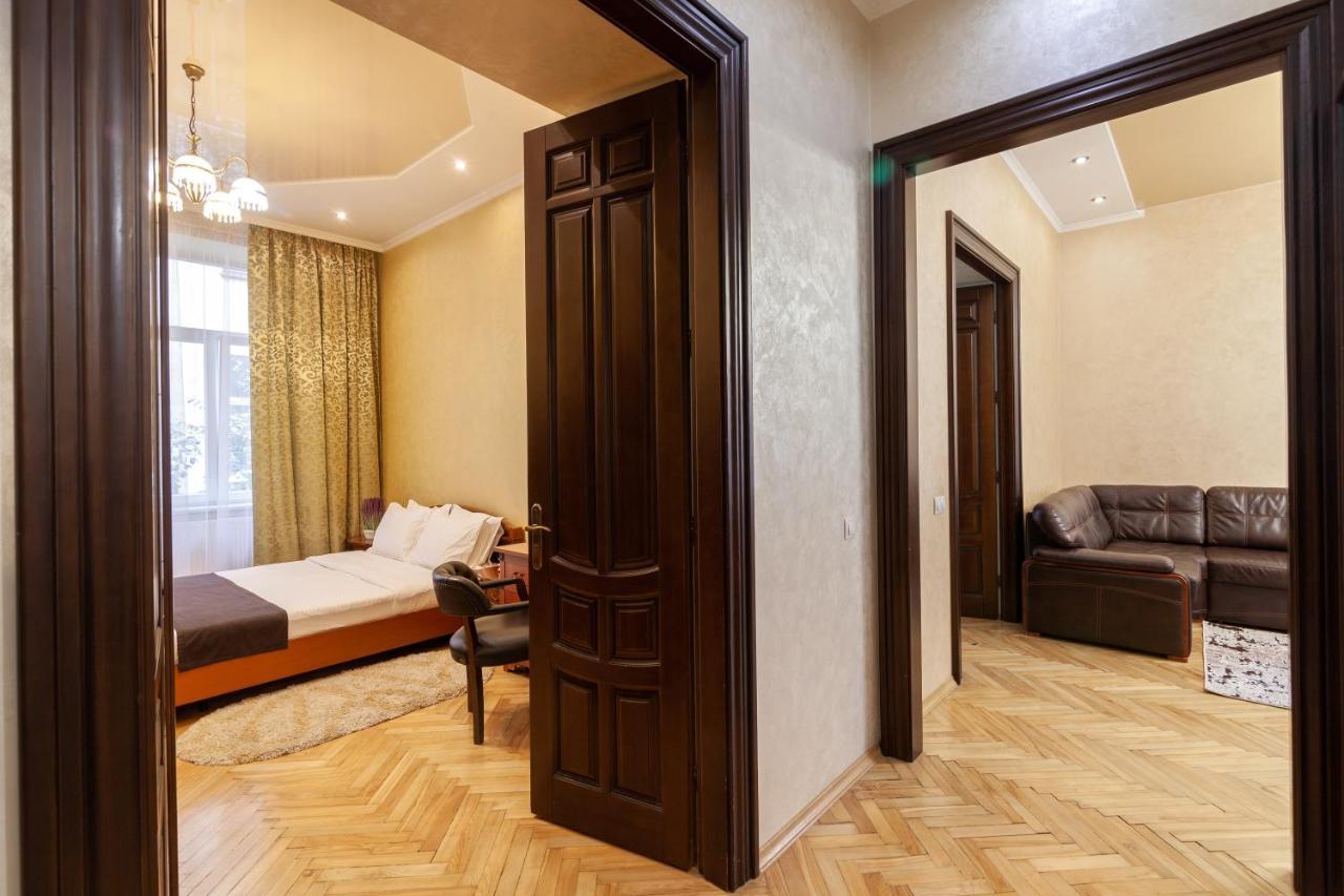 Alfa Apartments Levytskoho ลวีฟ ภายนอก รูปภาพ