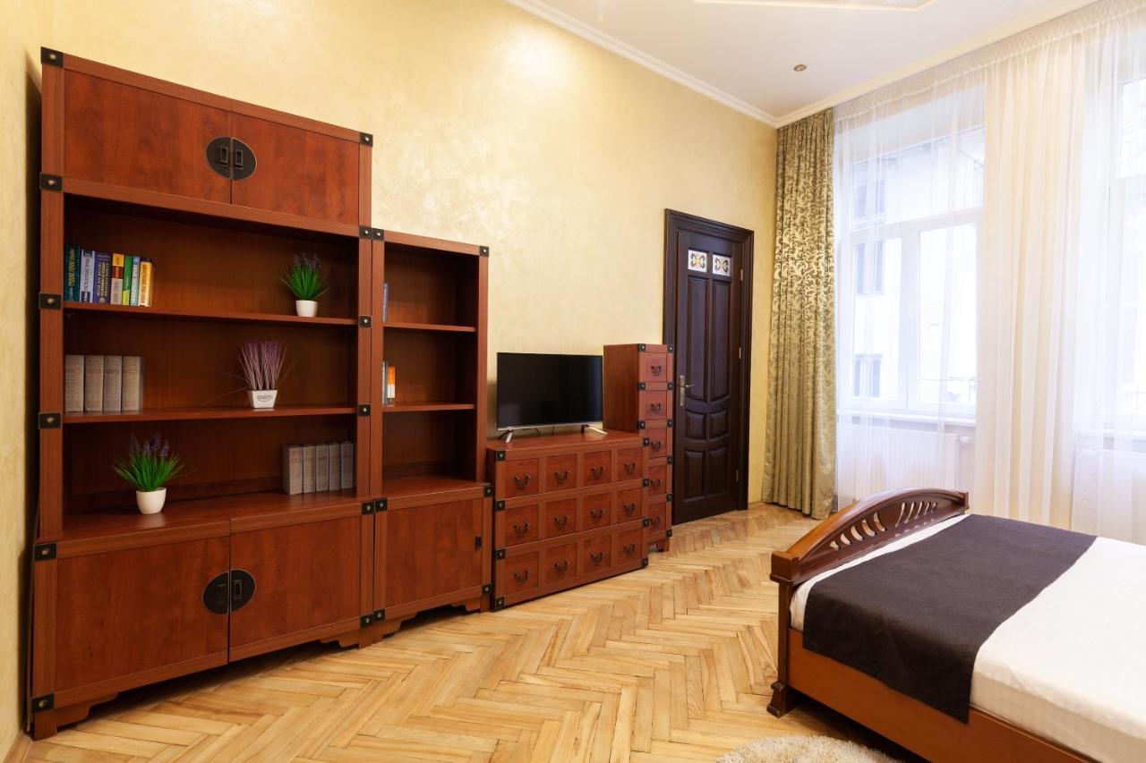 Alfa Apartments Levytskoho ลวีฟ ภายนอก รูปภาพ