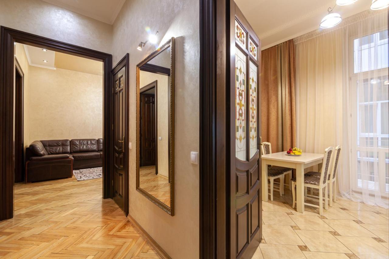 Alfa Apartments Levytskoho ลวีฟ ภายนอก รูปภาพ