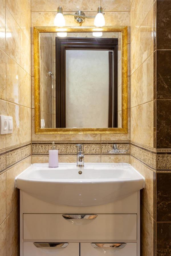 Alfa Apartments Levytskoho ลวีฟ ภายนอก รูปภาพ